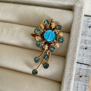 Vintage Religious Mother Mary Brooch Pin Blue Rhinestones Gold Tone Unsigned